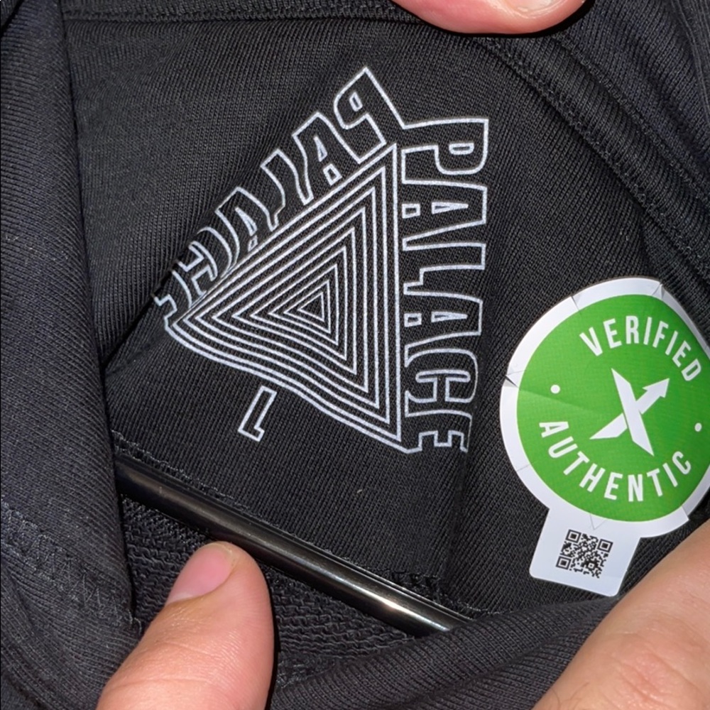 Palace de Boss P3 black hoodie